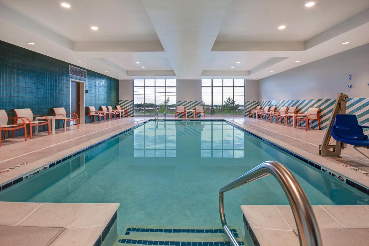 Holiday Inn - Erie By Ihg Bagian luar foto