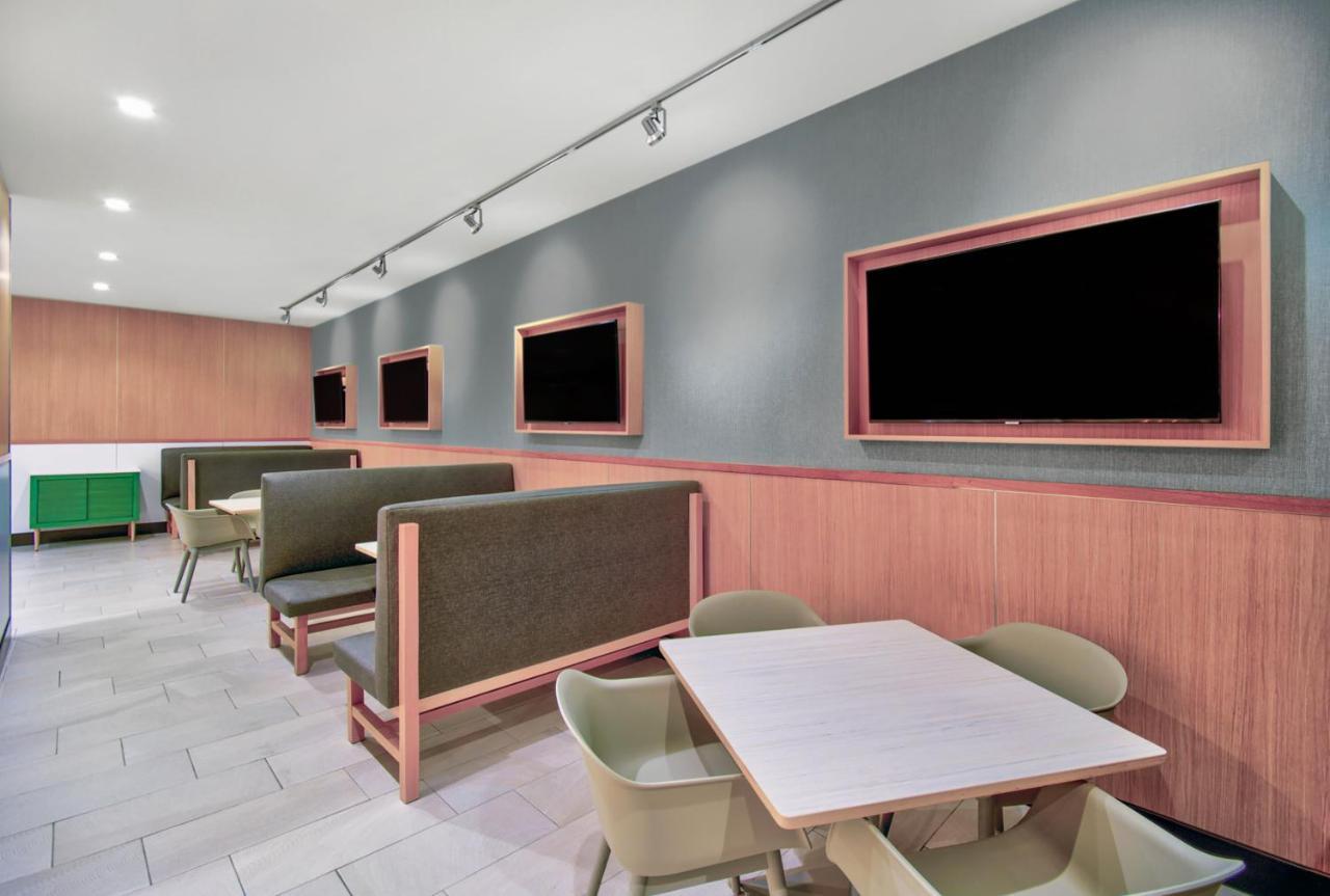 Holiday Inn - Erie By Ihg Bagian luar foto